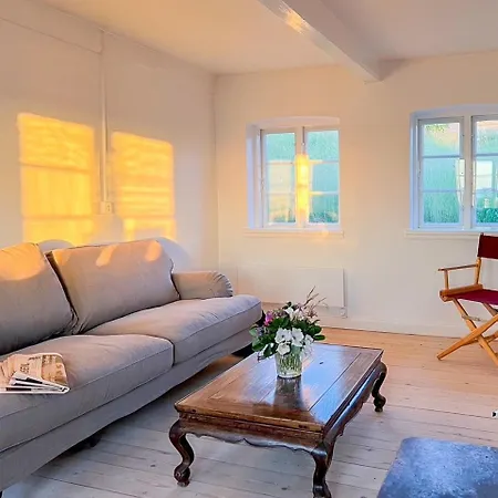 Vakantiehuis Bright With Sea Views To Hesselo Bay